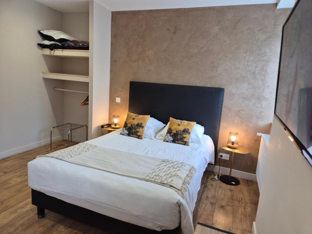 Le Beaugency Hotel Exterior photo