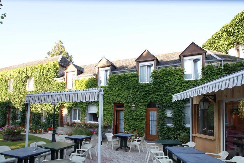 Le Beaugency Hotel Exterior photo